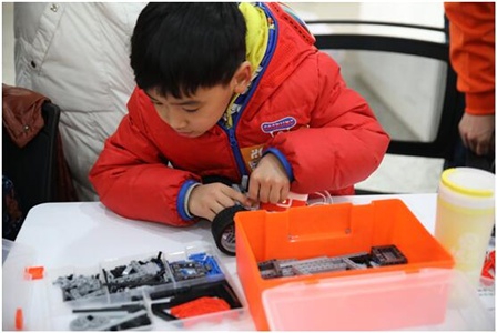 树立国内机器人标杆米兔积木机器人大赛 于郑州举行